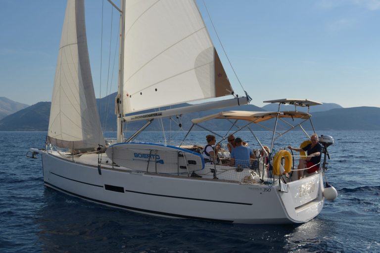 Yacht charter - Dufour 350 Grand'Large - Erato